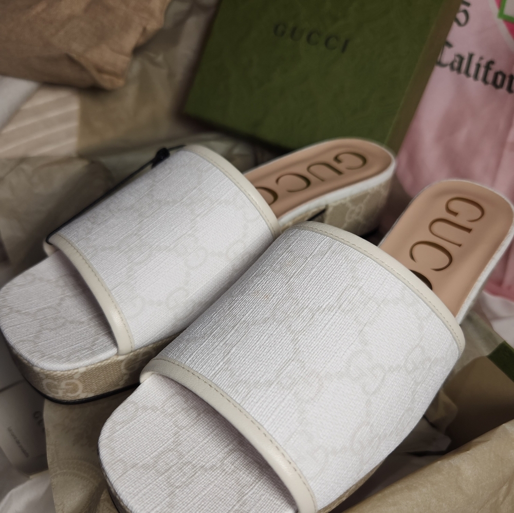 GG Supreme Canvas Slide Sandal (Women) Sold Out